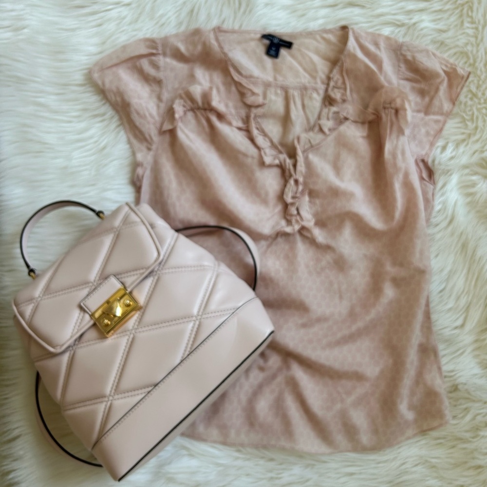 Gap shirt